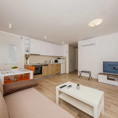 Apartments Mare Trogir Exterior photo